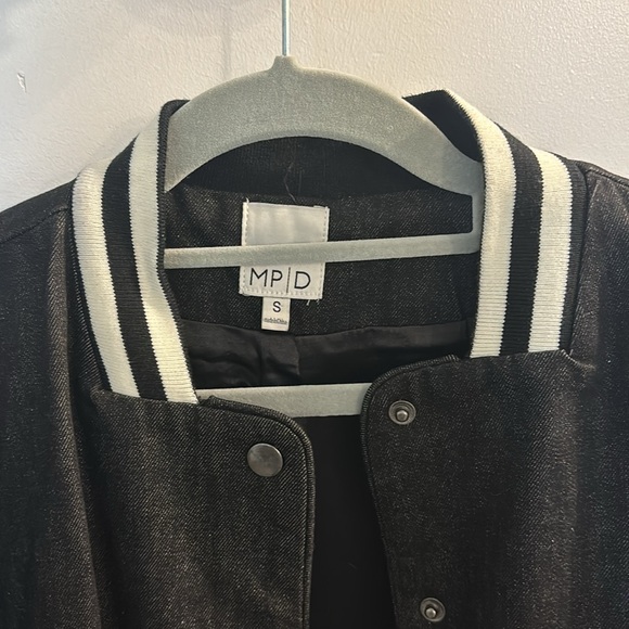 MD D Women’s denim varsity jacket- New w/o tag! - Picture 6 of 6